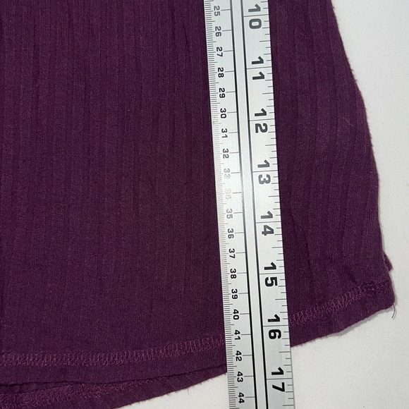 0886 womens top - Picture 5 of 6